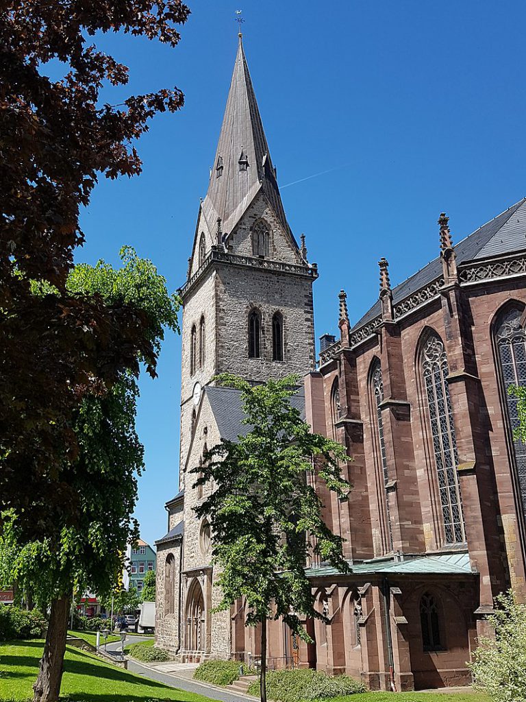 Warburg, Neustadtkirche / St. Johannes Baptist in Warburg. Photograph on 26 May 2017 by Kno-Biesdorf - Own work, CC BY-SA 4.0, via https://commons.wikimedia.org/w/index.php?curid=63450859.