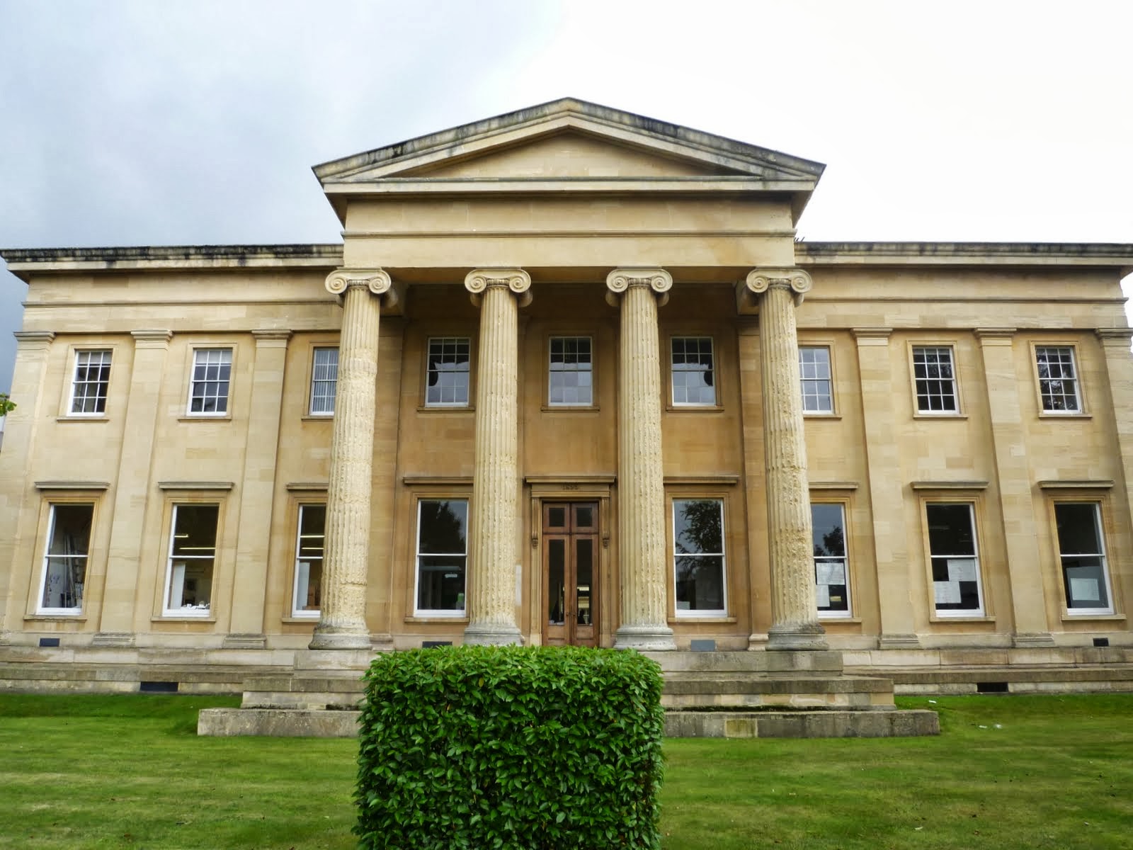 View of Thirlestaine House, Cheltenham, Home of Sir Thomas Phillipps. View from Bath Road. Photograph by Philip Ratzer on 2 October 2013. Image via Creative Commons.