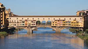 Florence, Italy, Ponte Vecchio from Ponte alle Grazie. Photo: Ingo Mehling, CC BY-SA 4.0 , via Wikimedia Commons