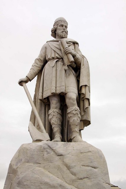 Statue of King Alfred the Great in the Market Place at Wantage, Oxfordshire. Photograph by Steve Daniels via Wikipedia Commons.